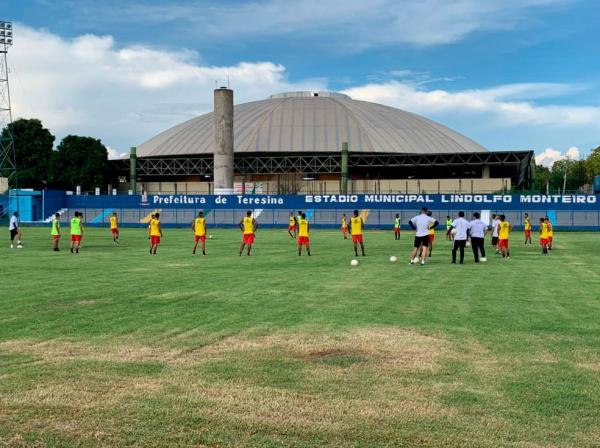 Treino do Flamengo-PI no est&aacute;dio Lindolfo Monteiro, em Teresina.(Imagem:F&aacute;bio Lima)