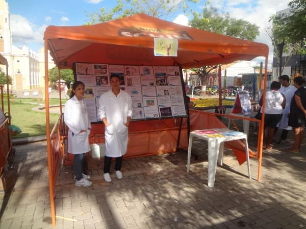 1&ordf; Feira de Sa&uacute;de da UESPI(Imagem:FlorianoNews)