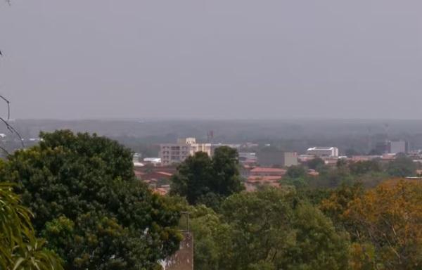 C&eacute;u acinzentado em Teresina &eacute; causado por fuma&ccedil;a vinda da Amaz&ocirc;nia, diz climatologista(Imagem: TV Clube)