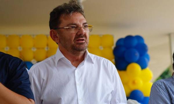Não adianta inventar candidato pé de chinelo, diz Wilson Martins