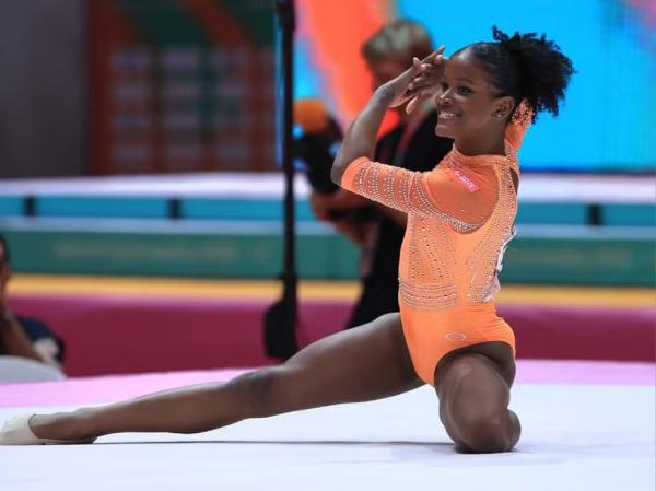 J&uacute;lia Coutinho no Mundial de gin&aacute;stica.(Imagem: RICARDO BUFOLIN / PANAMERICA PRESS)