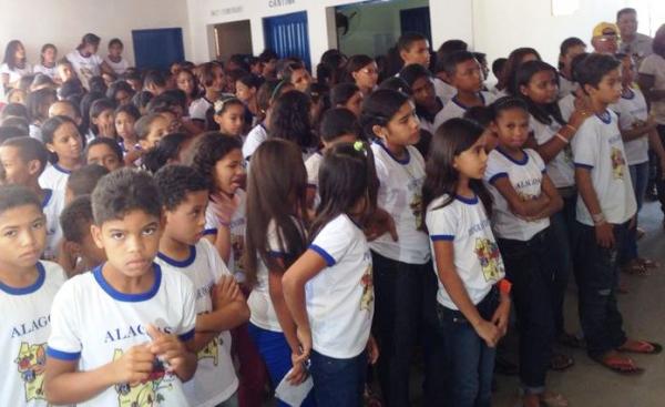 Alunos recebem Prefeito Gilberto Guerra J&uacute;nior(Imagem:Tallita Moura)