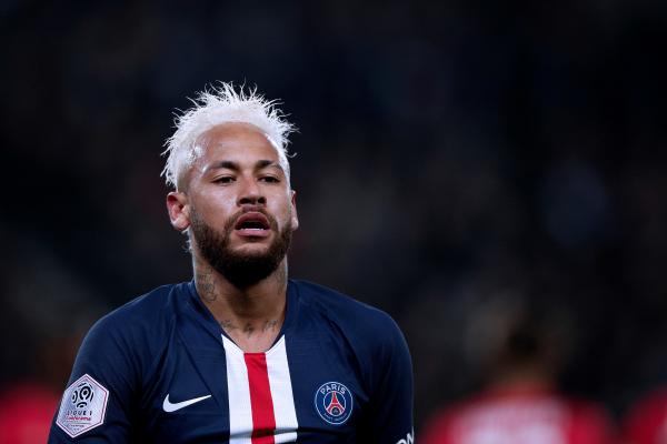 Em meio a rumores de saída, Neymar aparece com mais nova camisa do PSG