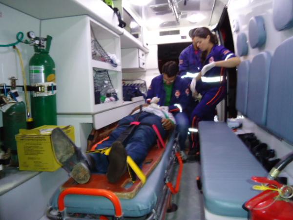 Acidente na ponte que liga Floriano &agrave; Bar&atilde;o de Graja&uacute;. (Imagem:FlorianoNews)