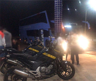 Estudante sofre assédio enquanto dormia dentro de ônibus; suspeito é preso