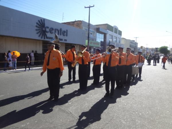 Floriano comemorou o Dia da P&aacute;tria com desfile c&iacute;vico.(Imagem:FlorianoNews)