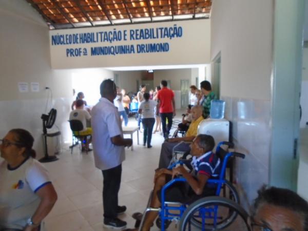 Floriano recebe unidade móvel do projeto