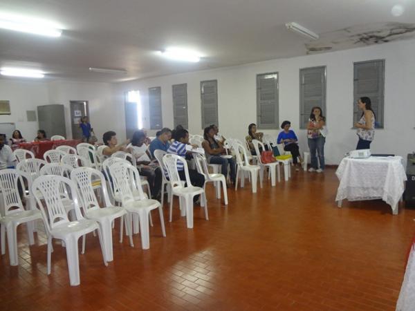10&ordf; GRE realiza chamada p&uacute;blica para aquisi&ccedil;&atilde;o de g&ecirc;neros da agricultura familiar.(Imagem:FlorianoNews)