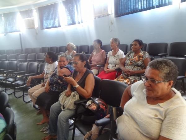 Associa&ccedil;&atilde;o dos Portadores de C&acirc;ncer realiza palestra em Floriano.(Imagem:FlorianoNews)