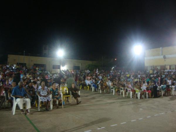 Quadra do Industrial lotada para evento religioso(Imagem:Amarelinho)
