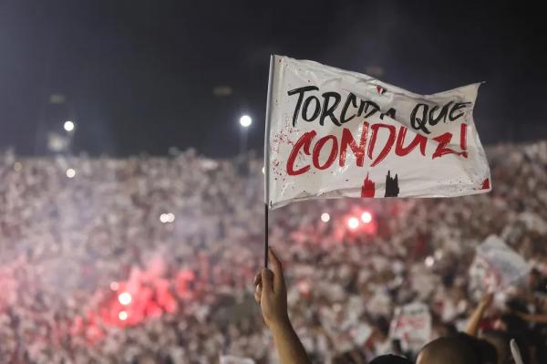 Torcida do S&atilde;o Paulo promete mais um grande p&uacute;blico no segundo jogo da final da Copa do Brasil.(Imagem:Nilton Fukuda / saopaulofc.net)