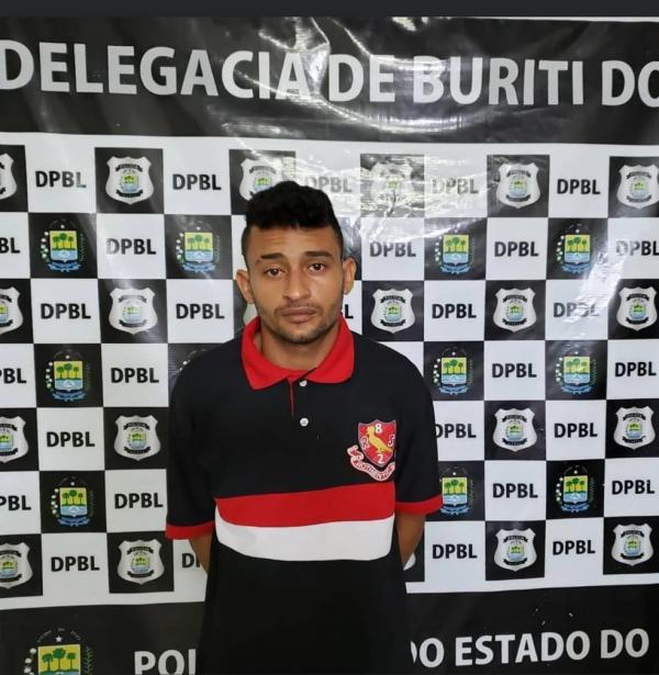 Eduardo Braga de Carvalho, de 28 anos. Segundo a pol&iacute;cia, ele tinha passagens por furto e tr&aacute;fico de drogas e pertencia a uma fac&ccedil;&atilde;o criminosa da regi&atilde;o. (Imagem: Divulga&ccedil;&atilde;o)