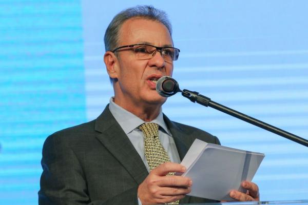 Governo estuda pagar conta de luz da população de baixa renda