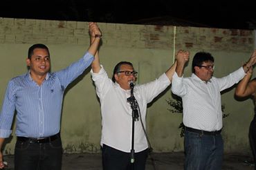 Carlos Antônio lança candidatura do filho e declara apoio a Almir Reis durante encontro