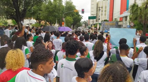  Estudantes de Teresina protestam contra o Novo Ensino M&eacute;dio e pedem revoga&ccedil;&atilde;o.(Imagem:Andr&ecirc; Nascimento/g1 )