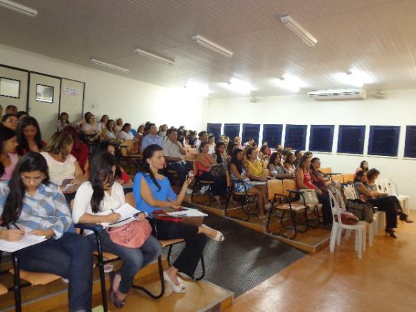 &Ecirc;xito Assessoria e Consultoria realiza II Congresso Florianense de Servi&ccedil;o Social.(Imagem:FlorianoNews)