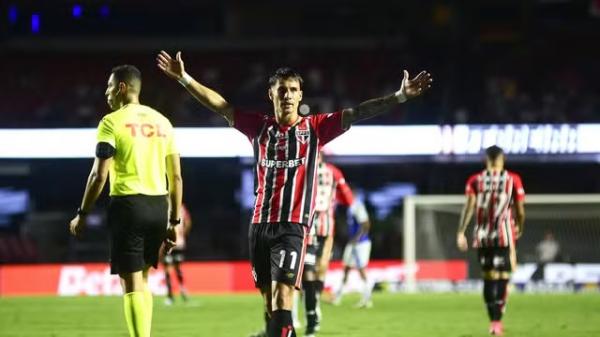 Ferreira comemora gol do S&atilde;o Paulo contra o Cruzeiro no Campeonato Brasileiro.(Imagem:Marcos Ribolli)