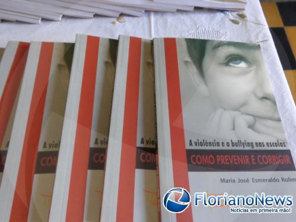 Lançado em Floriano o livro