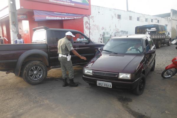Iniciada operação de desobstrução do trânsito no centro de Floriano.(Imagem:FlorianoNews)