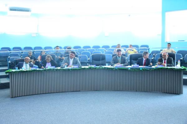  C&acirc;mara Municipal de Floriano realiza duas sess&otilde;es e conclui o ano legislativo de 2024(Imagem:CMF)