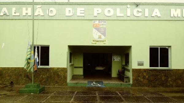 Criminosos efetuam disparo contra vítima de assalto em Floriano