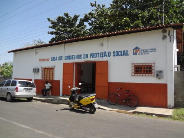 Casa dos conselhos de Floriano recebe os passes livres de pessoas portadoras de deficiência