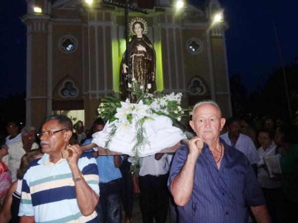Derrubada do mastro marca encerramento dos festejos de São Pedro de Alcântara