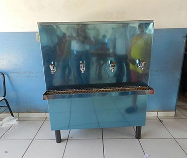 Saúde analisa merenda e água de escola para investigar contaminação