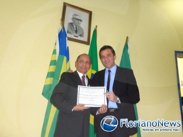 Medalha do M&eacute;rito Agr&ocirc;nomo Parentes &eacute; concedida ao Rep&oacute;rter Amarelinho e ao Prof. Luiz Paulo.(Imagem:FlorianoNews)
