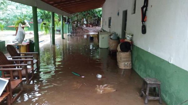 N&iacute;vel do Rio Parna&iacute;ba aumenta e atinge bairros em Floriano e Bar&atilde;o de Graja&uacute;(Imagem:Reprodu&ccedil;&atilde;o)