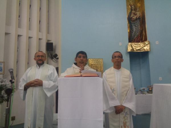 Missa marca aniversário da Rádio Santa Clara