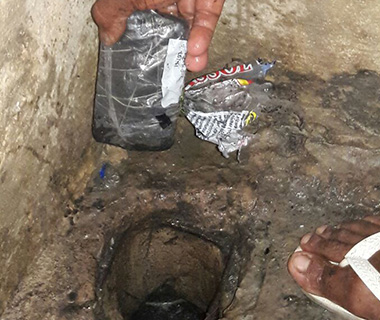 Agentes impedem fuga e encontram celular em "vaso sanitário" de presídio