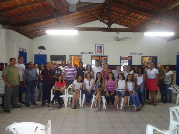 Professores da rede estadual de ensino decidem manter greve em Barão de Grajaú.(Imagem:FlorianoNews)