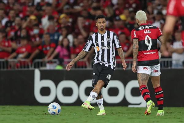  Allan em campo contra o Flamengo.(Imagem:Pedro Souza / Atl&eacute;tico )