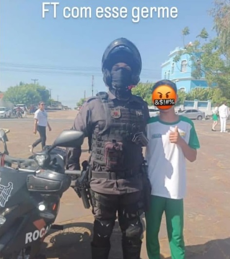 Adolescente é conduzido à delegacia após ofender policial em rede social
