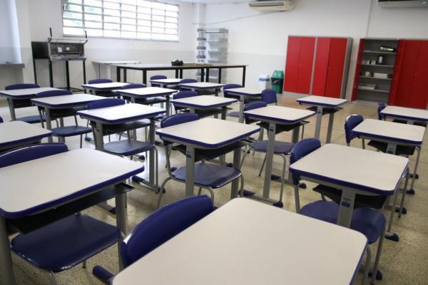 Secretário de Educação faz visita técnica à escola polo do Projeto Padaria Artesanal no Piauí