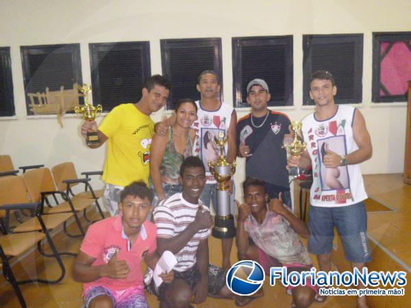 Com homenagem &agrave;s m&atilde;es, Arrocha Um Aperta o Outro &eacute; eleita campe&atilde; do Carnaval 2015.(Imagem:FlorianoNews)