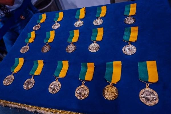 Governador entrega medalhas a produtores rurais e libera mais de R$ 450 mil para 41 fam&iacute;lias.(Imagem:Divulga&ccedil;&atilde;o)