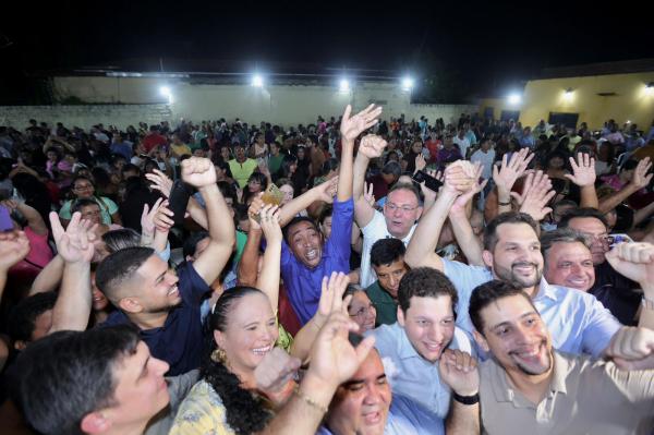 Joel Rodrigues apresenta algumas propostas em evento com multidão na zona Sudeste de Teresina(Imagem:Ascom)
