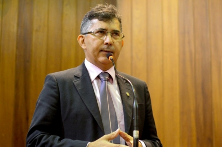 Deputado destaca programa de convivência com a seca