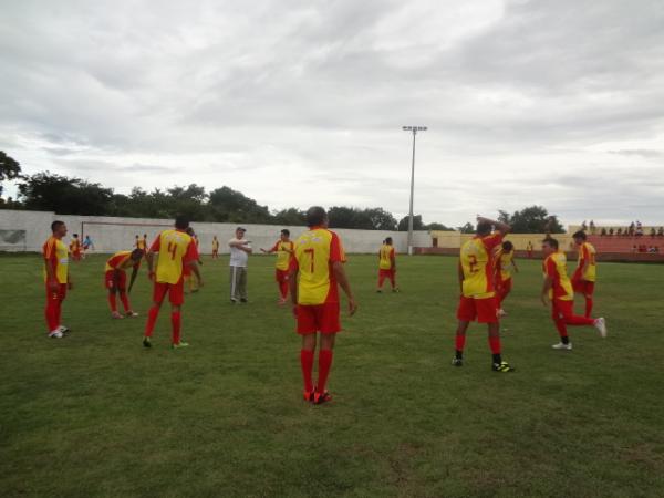 Campeonato M&eacute;dio Sert&atilde;o em Bar&atilde;o de Graja&uacute;.(Imagem:FlorianoNews)