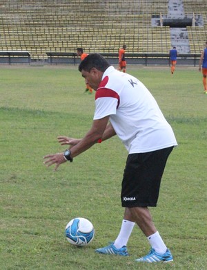 Ceará dispensa treino no Albertão e Flávio Araújo alerta: "Vão estranhar"