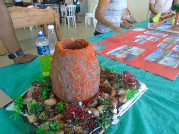 Acad&ecirc;micos da UFPI apresentam mostra sobre ensino da geografia.(Imagem:FlorianoNews)