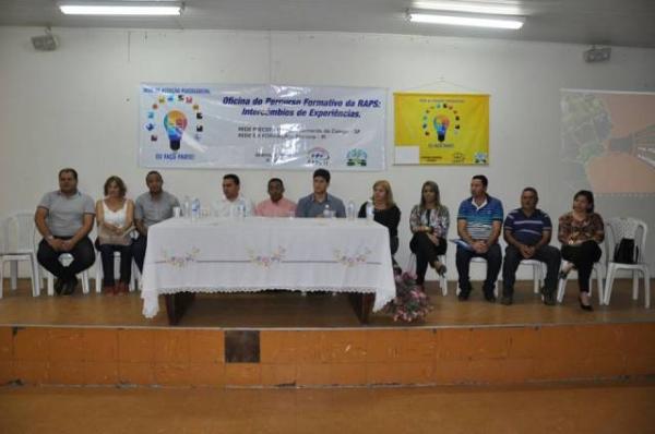 Profissionais da rede de saúde mental de Floriano participam de capacitação.(Imagem:SECOM)