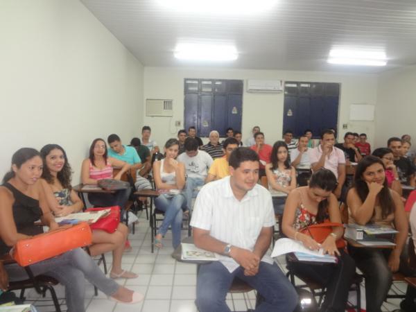 Acadêmicos de Direito da UESPI participam de palestra sobre seguridade social.(Imagem:FlorianoNews)