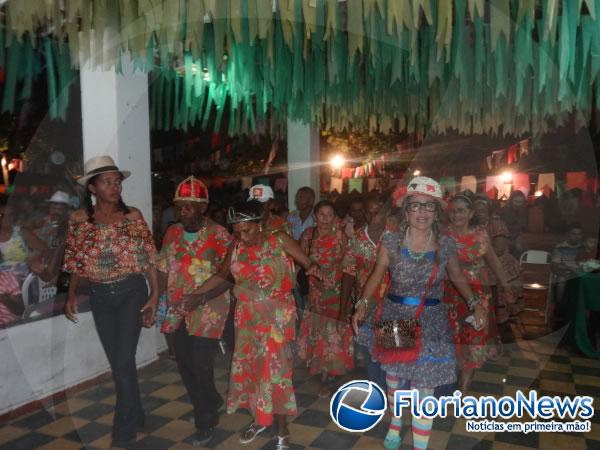 Secretaria de Assist&ecirc;ncia Social realizou arrai&aacute; da 3&ordf; idade em Floriano.(Imagem:FlorianoNews)