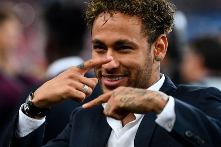 Neymar conversa com o Real Madrid e transferência superaria R$1 bilhão, diz jornal