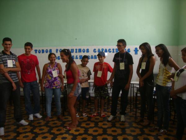 Jovens no encontro(Imagem:reda&ccedil;&atilde;o)