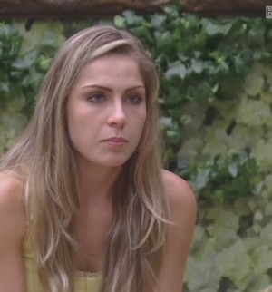 Renata reclama de Jonas: 'Ele me abandona'