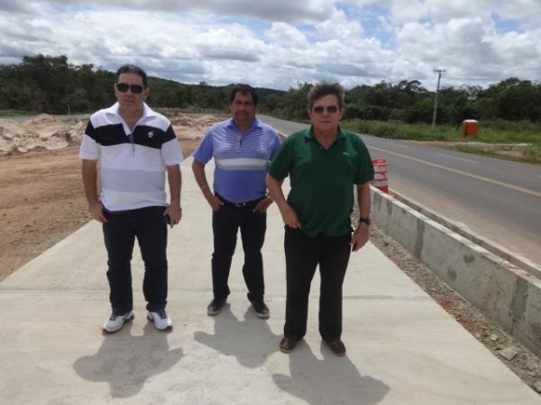 Secretário Estadual de Transportes visita obras em Floriano